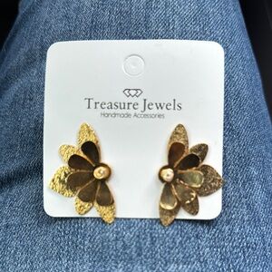 Gold Flower Earrings